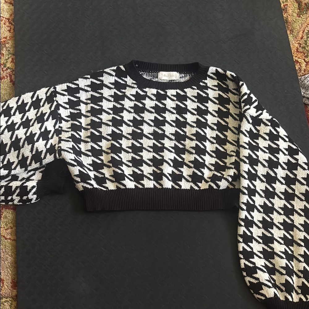 Altar'd State Black and White Houndstooth Sweater